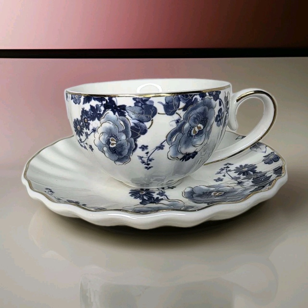 Blue Floral Tea Cup and Saucer Set of 4 Scalloped Gold Trim White Porcelain